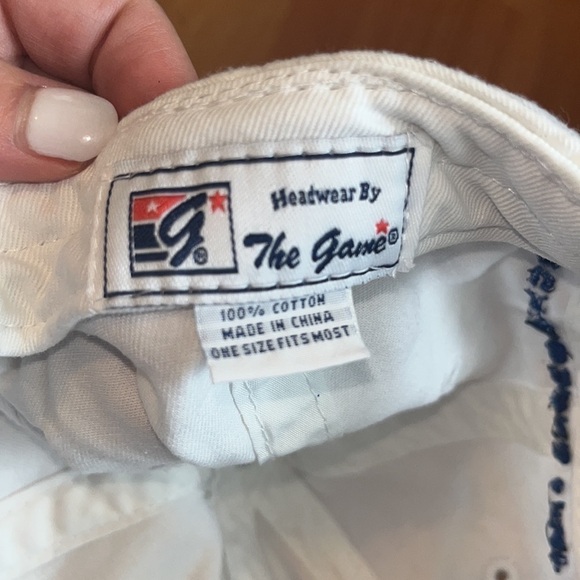 KENTUCKY DERBY 138 WINNER STRAPPBACK HAT BY THE GAME Rare 2012 white and blue - Picture 5 of 6